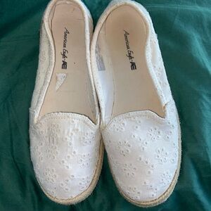 🎯 Espadrille flats by American Eagle. Off-white. Size 7 1/2.